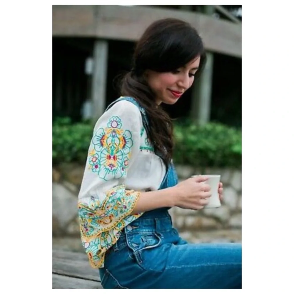 ANTHROPOLOGIE AKEMI + KIN Bisbee Embroidered Top White Yellow Women’s Size 4 - Picture 4 of 10